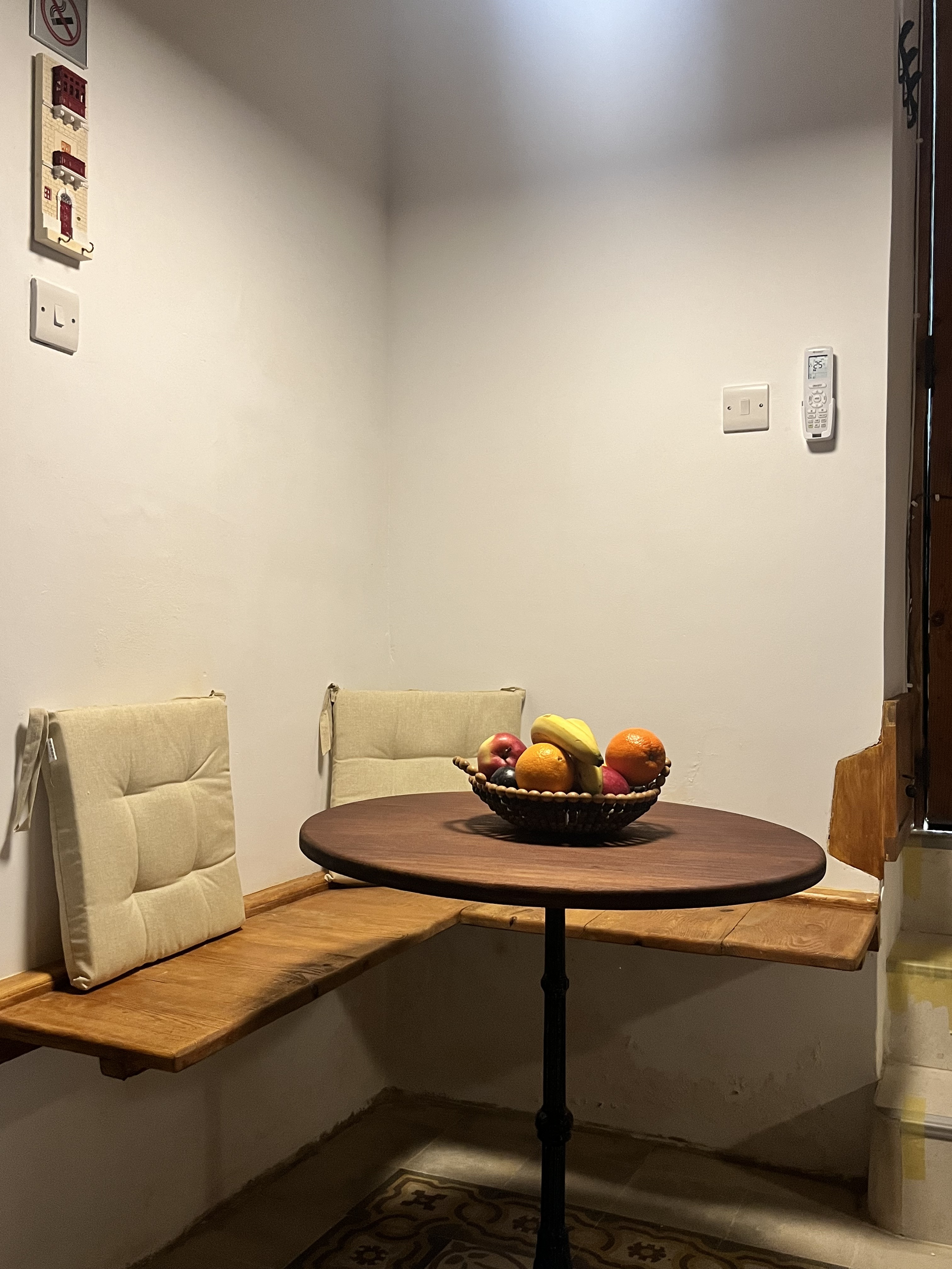 Work and relax corner at Magdalena townhouse holiday rental Bormla
