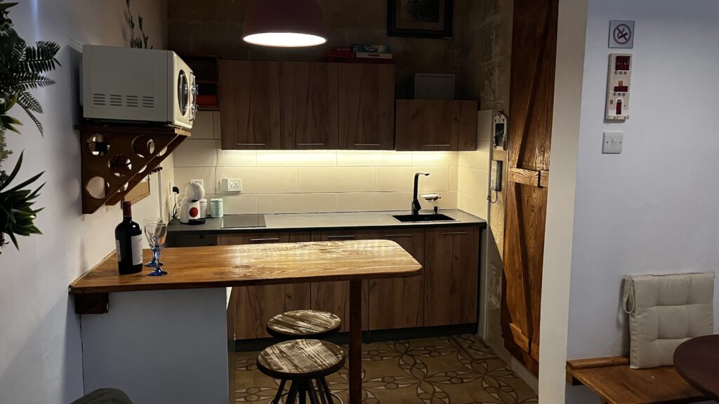 Fully equipped kitchen at Magdalena Bormla accommodation